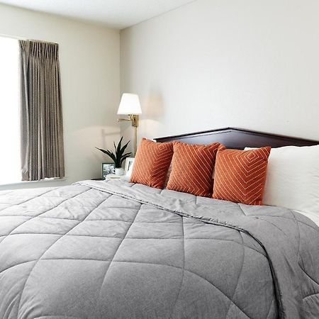 Intown Suites Extended Stay Greensboro Nc - Lanada Екстериор снимка