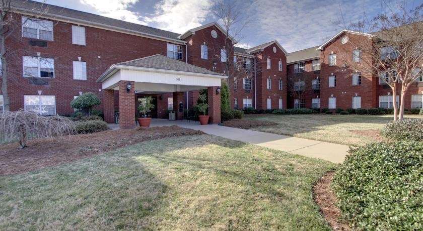 Intown Suites Extended Stay Greensboro Nc - Lanada Екстериор снимка