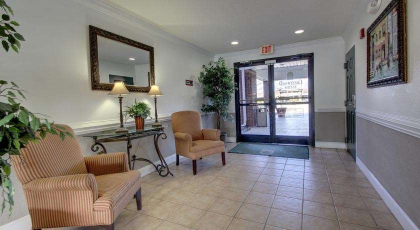 Intown Suites Extended Stay Greensboro Nc - Lanada Интериор снимка