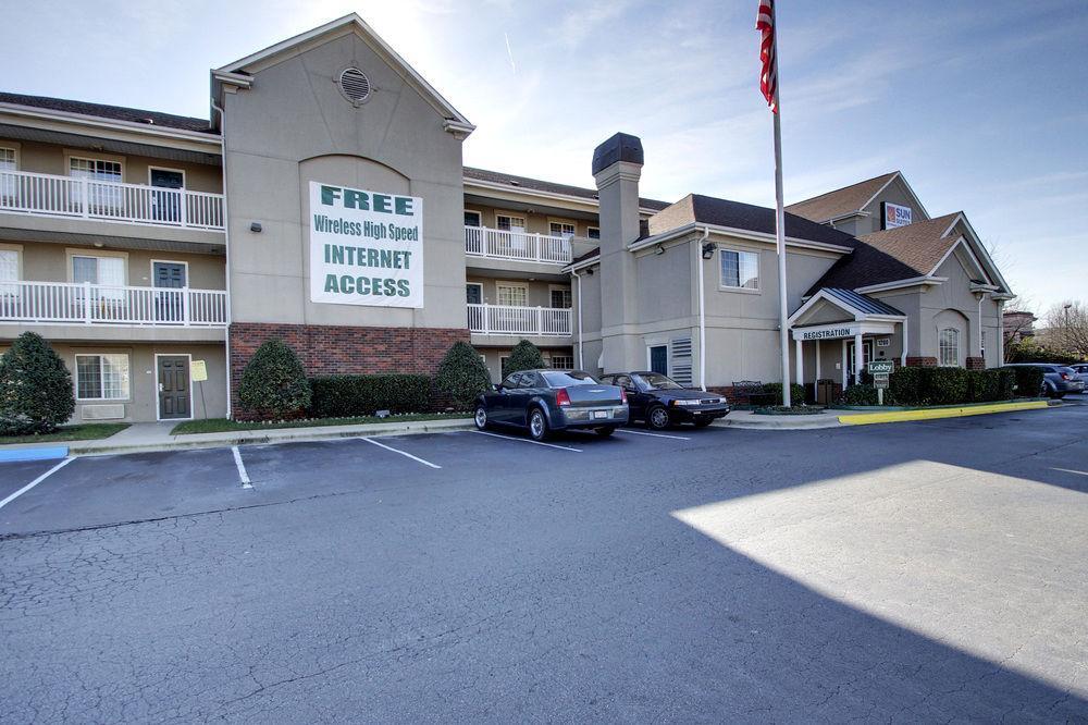 Intown Suites Extended Stay Greensboro Nc - Lanada Екстериор снимка