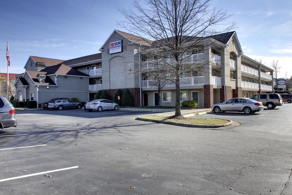 Intown Suites Extended Stay Greensboro Nc - Lanada Екстериор снимка