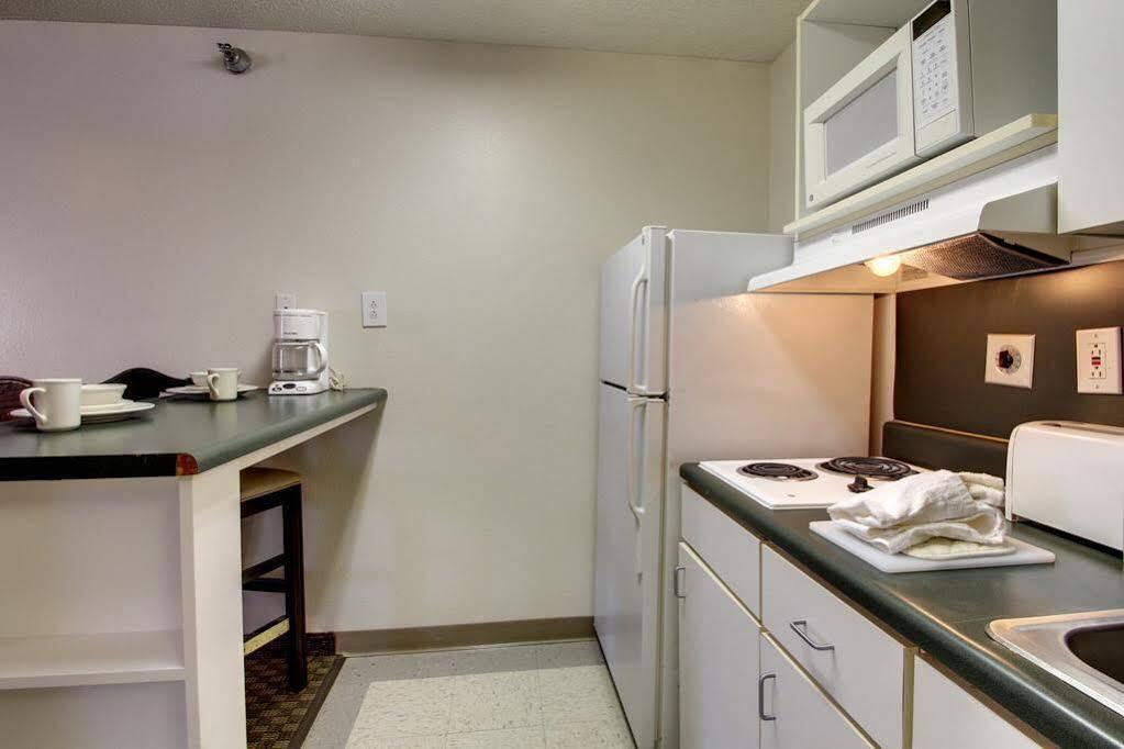 Intown Suites Extended Stay Greensboro Nc - Lanada Екстериор снимка