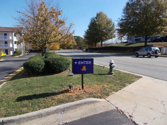 Intown Suites Extended Stay Greensboro Nc - Lanada Екстериор снимка